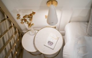 Bienvenidos al apartamento total white con detalles de Kintsugi