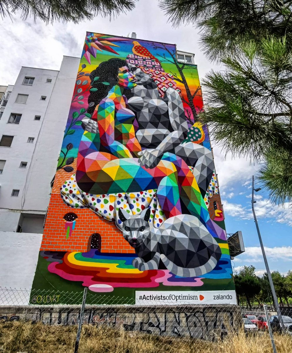 El nuevo graffiti de Madrid Río es una obra del artista Okuda y puede contemplarse desde el entorno privilegiado de El Matadero.